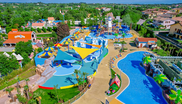 LEGOLAND Gardaland Waterpark Met Attracties Glijbanen Meer legoland-gardaland-waterpark-met-attracties-glijbanen-meer